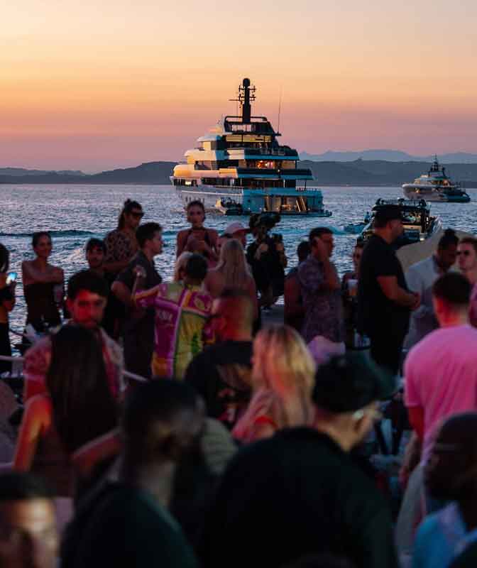 people-watching-sunset-boat-harbor-scenic-view